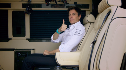 WhatsApp + Mercedes F1
